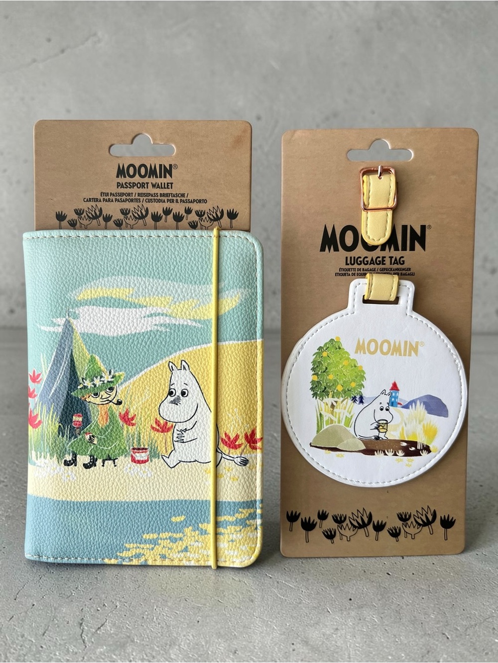 Moomin Passport Holder & Pond Shaped Luggage Tag